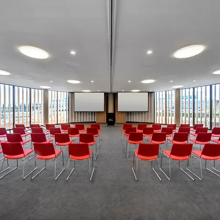 Vibe Hotel Canberra-3