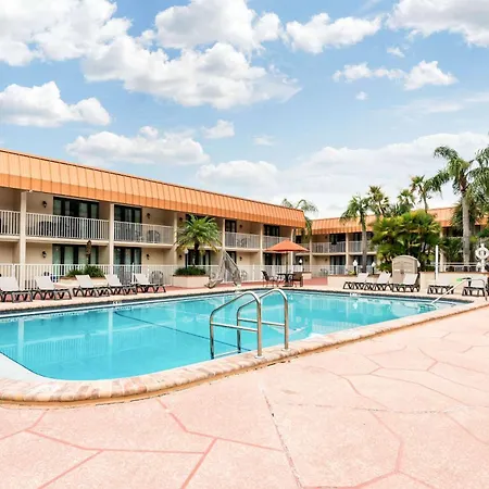 Quality Inn & Suites Tarpon Springs South-2