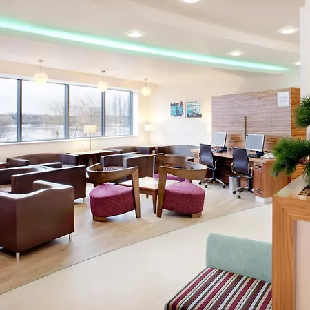 Holiday Inn Express Tamworth By Ihg-2