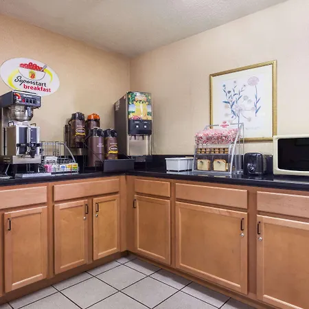Super 8 By Wyndham Carrollton-2