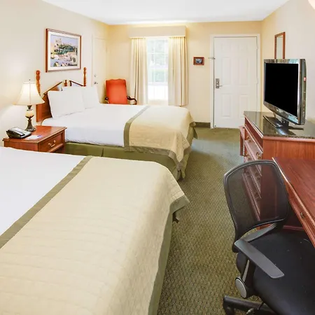 Baymont By Wyndham Ozark-3