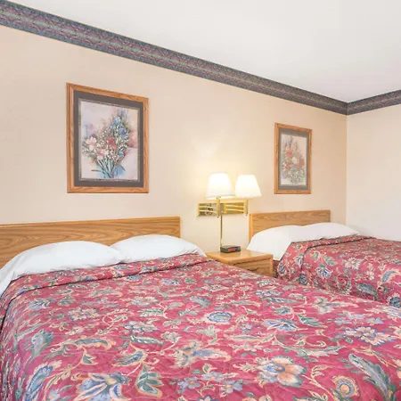 Super 8 By Wyndham Superior Wi-2