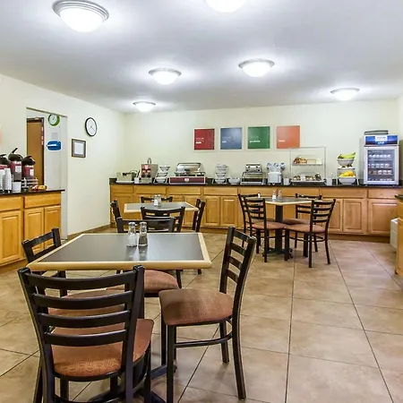 Quality Inn Macomb Near University Area-3