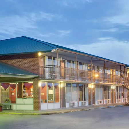 Days Inn By Wyndham Newport-2