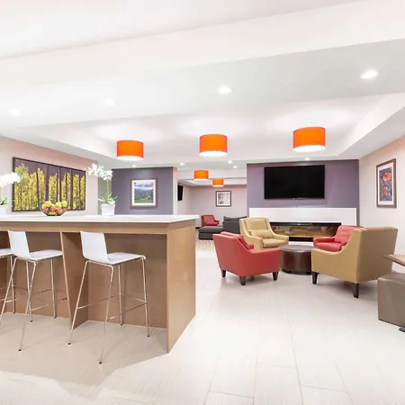 Microtel Inn & Suites By Wyndham Fort Mcmurray-2