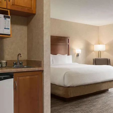 Days Inn & Suites By Wyndham Brooks-2