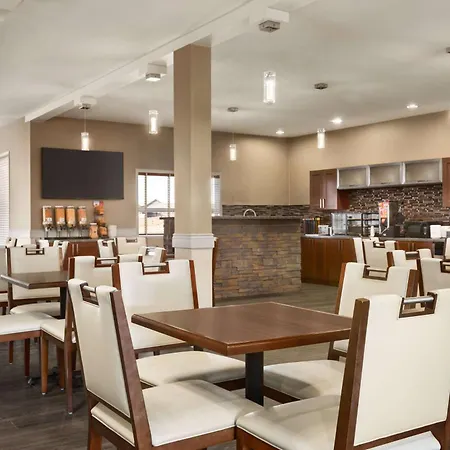 Days Inn & Suites By Wyndham Brooks-3