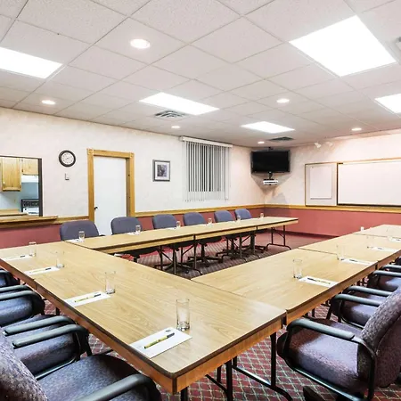 Super 8 By Wyndham Port Elgin-3