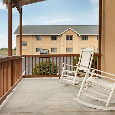 Travelodge By Wyndham Marysville-2