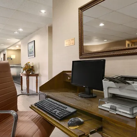 Days Inn By Wyndham Stephenville-2