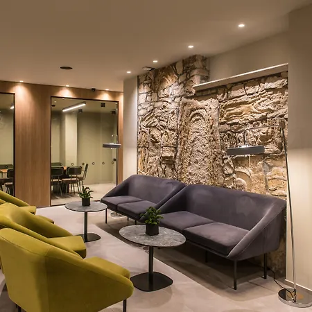 Petousis Hotel & Suites-3
