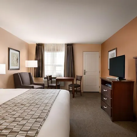 Travelodge By Wyndham Pincher Creek-3