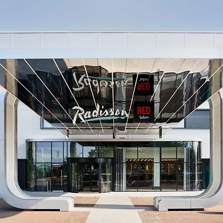 Radisson Red London Heathrow-2