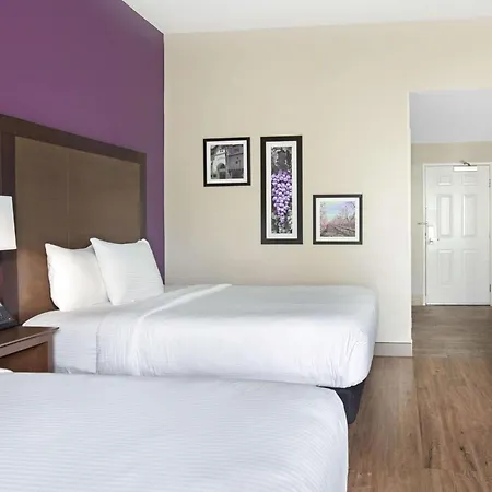 La Quinta By Wyndham Visalia/Sequoia Gateway-2