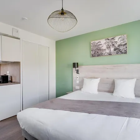 All Suites Appart Hôtel Massy Palaiseau-2