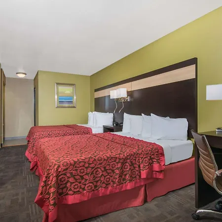 Days Inn By Wyndham Carlsbad-3
