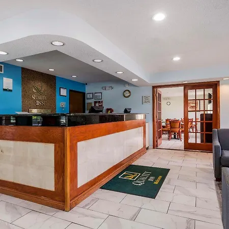 Quality Inn Sycamore - Dekalb-2