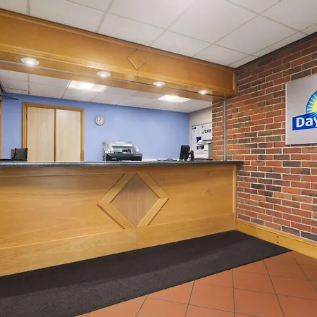 Days Inn By Wyndham Sevenoaks Clacket Lane-3