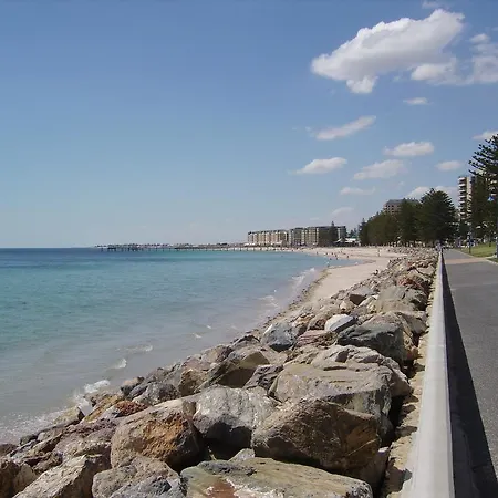 Glenelg Sea-Breeze-3
