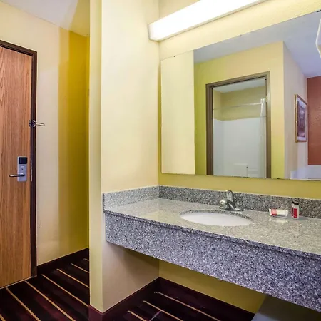 Super 8 By Wyndham Crawfordsville-2