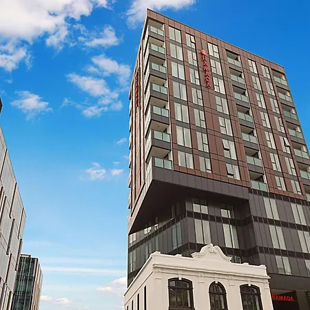 Ramada Suites By Wyndham Victoria Street West-3