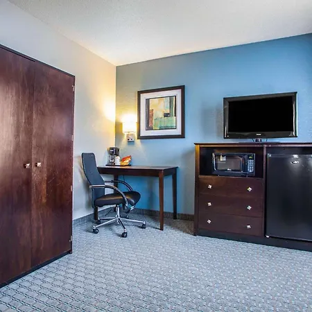 Quality Inn & Suites Ankeny-Des Moines-2