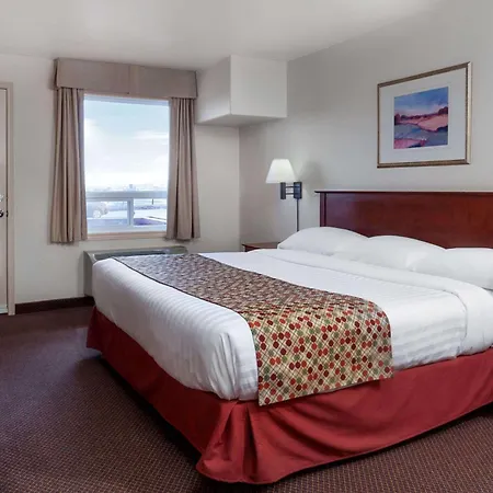 Super 8 By Wyndham Caraquet-3