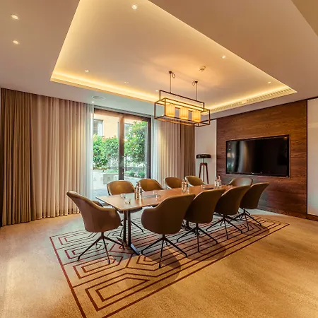 The Fellows House Cambridge, Curio Collection By Hilton-3