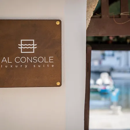 Al Console Luxury Suite-2