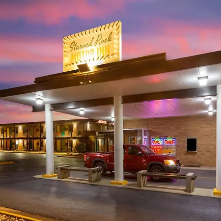 Starved Rock Motor Inn-3