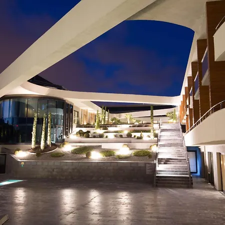 Doubletree By Hilton Izmir Airport-3
