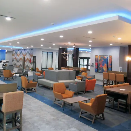 La Quinta Inn & Suites By Wyndham Dallas - Frisco Stadium-2