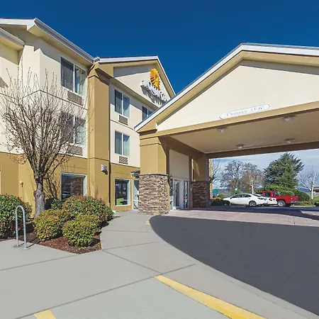 La Quinta By Wyndham Central Point - Medford-3