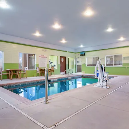 Quality Inn & Suites Mccook-2