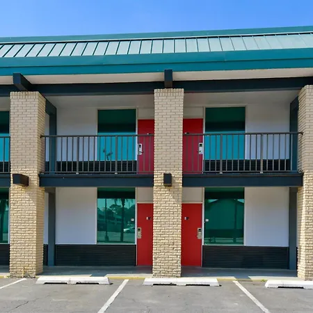 Oyo Hotel Lake Park-Valdosta I-75, Exit 5-2