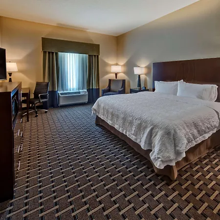 Hampton Inn Indianola-3