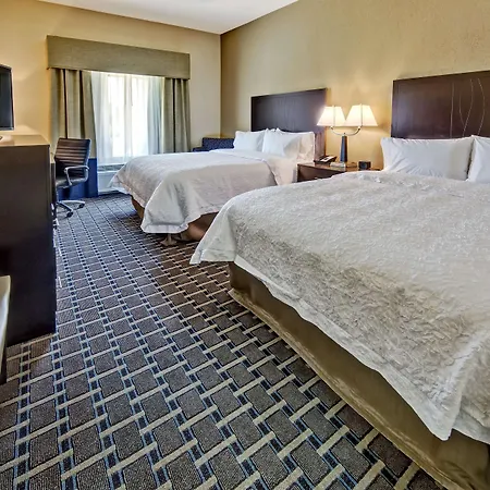 Hampton Inn Indianola-2
