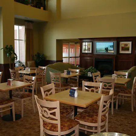 Hampton Inn & Suites Gainesville-2