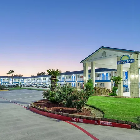 Days Inn By Wyndham Baytown Tx-3