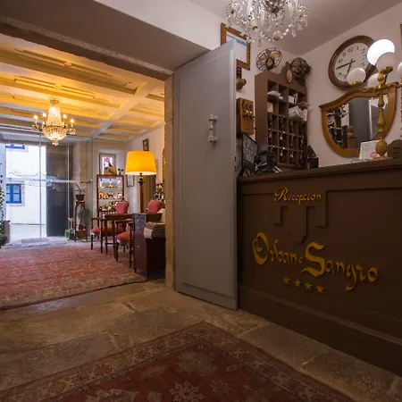 Hotel Monumento Pazo de Orbán-3