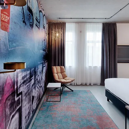 Hotel The Match-2