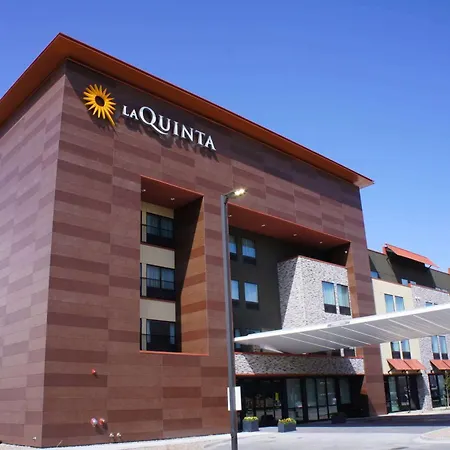 La Quinta Inn & Suites By Wyndham Littleton-Red Rocks-3