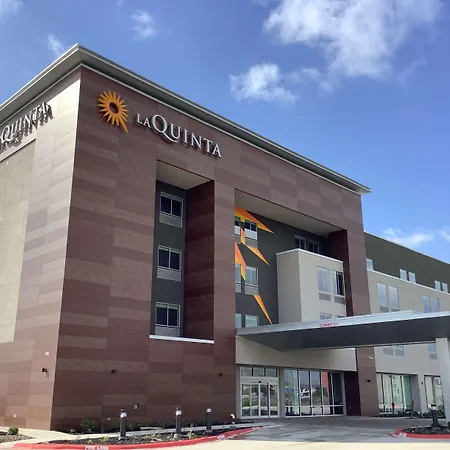 La Quinta Inn & Suites By Wyndham Corpus Christi Southeast-2