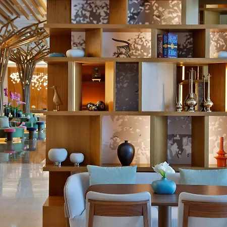 Doubletree By Hilton Sharjah Waterfront Hotel And Residences-3