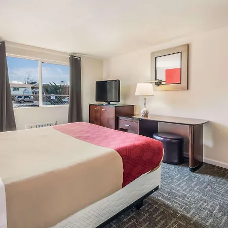 Rodeway Inn-3