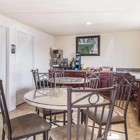 Rodeway Inn-2