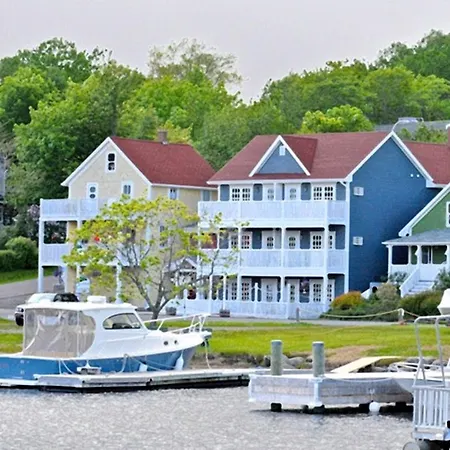 The Water'S Edge Inn & Gallery-3
