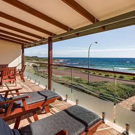 Canal Rocks Beachfront Apartments-3