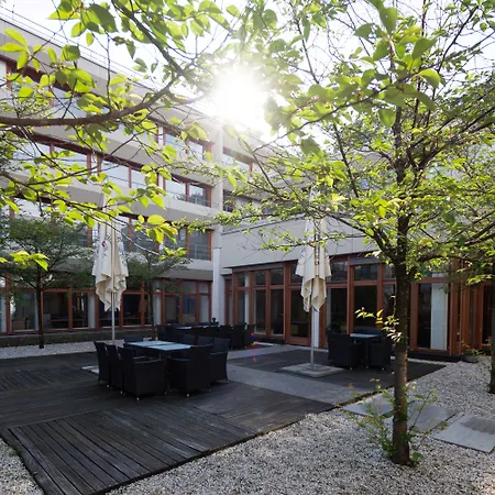 Bold Campus-3
