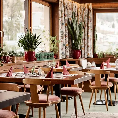 Quality Hosts Arlberg Hotel Garni Mössmer-2